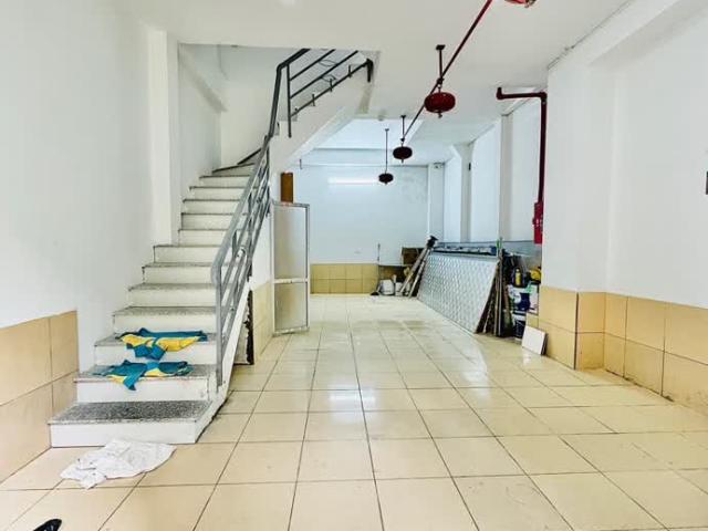 Hoàng Mai Nhà mới kính koong 44m2 7 tầng nhà mới tinh giá trên 7tỷ