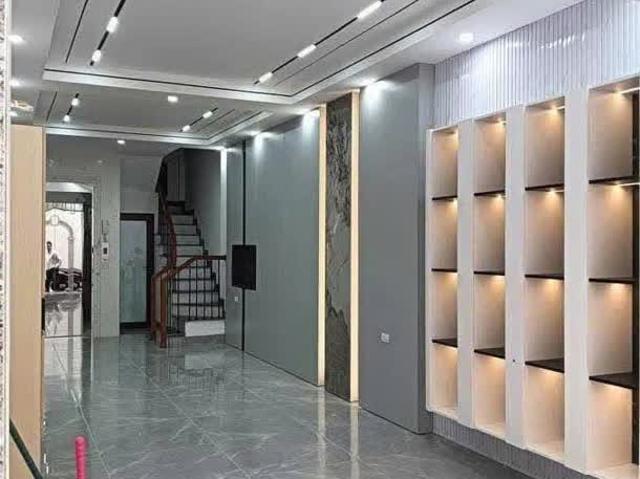 Hoàng như tiếp 50m, 6 tầng, lô góc, 2 thoáng, thang máy, ngõ thông qua hồng tiến. Giá 10. X tỷ