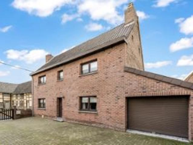 HOB gezinswoning + bijgebouw in de Voerstreek
