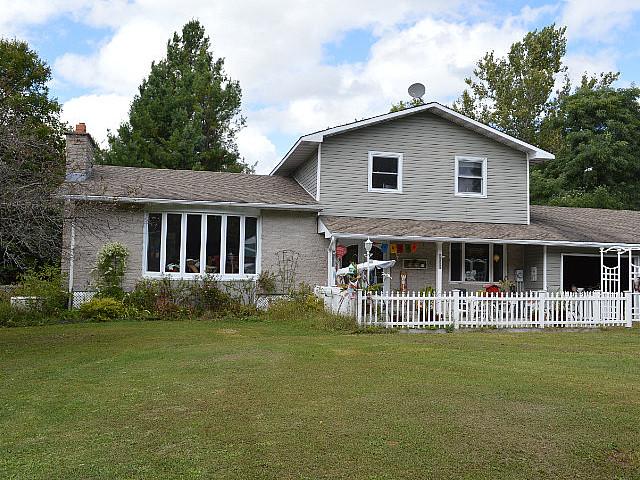 Hobby Farm, Licensed Kennel, Boarding Grooming & Breeding