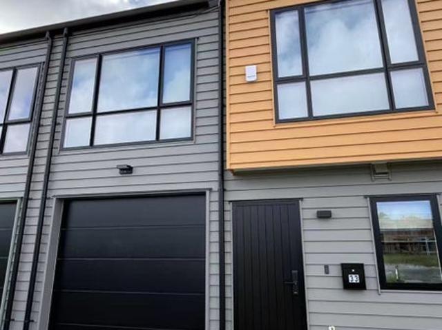 Hobsonville, 4 bedrooms
