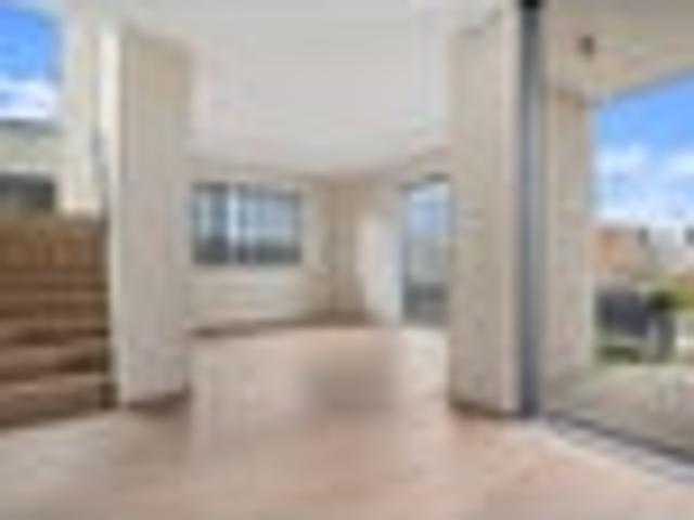 Hobsonville, 5 bedrooms, $1400 pw
