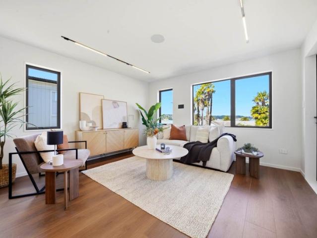hobsonville, 5 bedrooms
