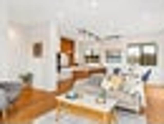 Hobsonville, 5 bedrooms, $1080 pw