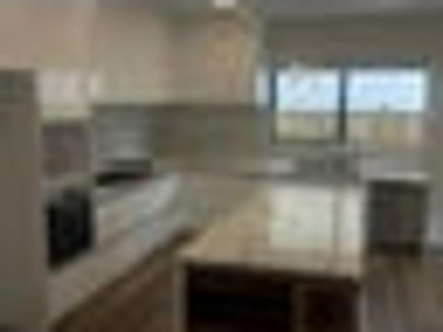 Hobsonville, 5 bedrooms, $1100 pw