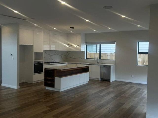 hobsonville, 5 bedrooms