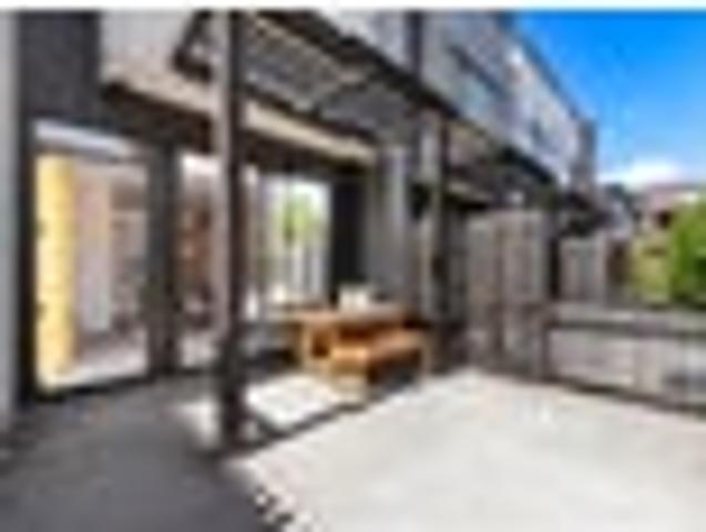 Hobsonville, 2 bedrooms, $650 pw