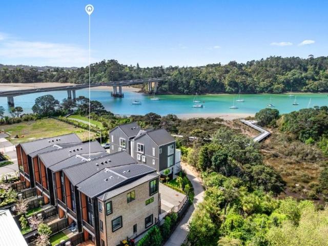 hobsonville, 3 bedrooms