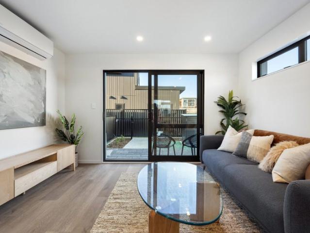 hobsonville, 3 bedrooms