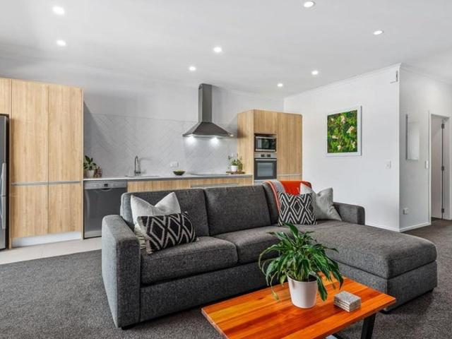hobsonville, 3 bedrooms