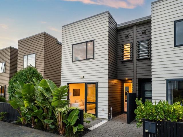 hobsonville, 3 bedrooms