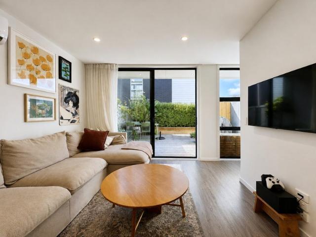 hobsonville, 3 bedrooms