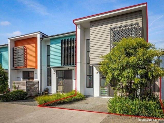 hobsonville, 3 bedrooms