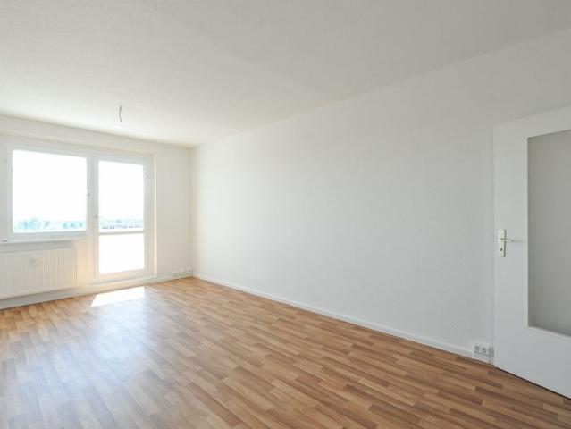 Hoch hinaus in die 6. Etage 4 Raum Wohnung mit Balkon