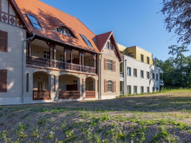 Höchste Energieeffizienzklasse A+ Große Dachgeschoß WE Vollholzdielen, Marmorbad Seezugang