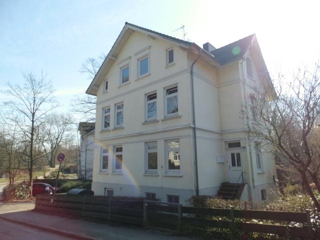 Hochparterre in Jugendstilhaus direkt am Jenischpark mit eigenem Garten von Privat