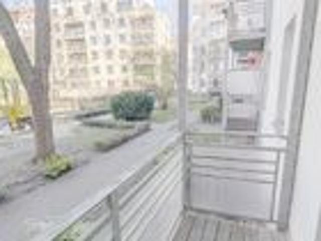 Hochparterre mit Balkon: 3 Zi Wohnung in Elbnähe