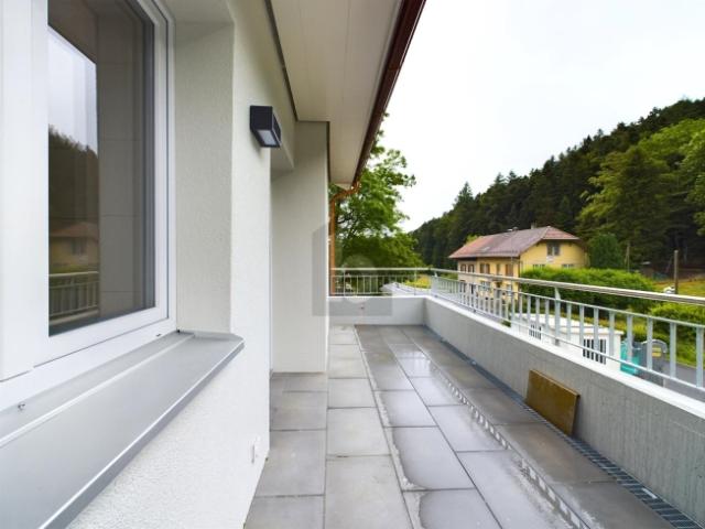 HOCHWERTIG MIT BALKON UND SICHT INS GRÜNE!