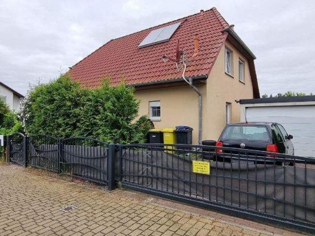 Hochwertig mit EBK und Garage ideal für Pendler nach Berlin