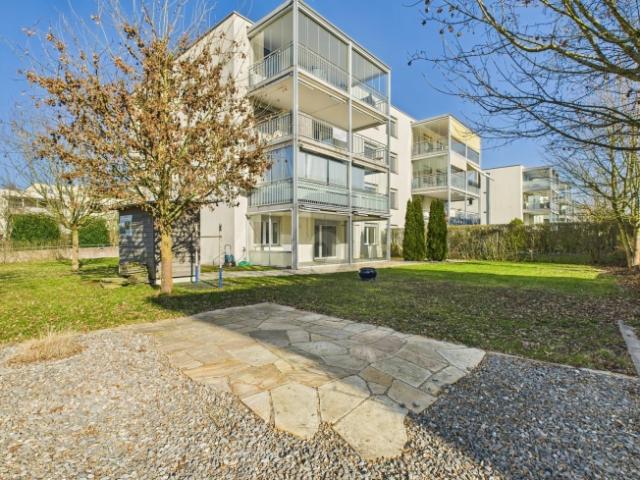 HOCHWERTIG MIT SONNIGEM GARTENPARADIES!