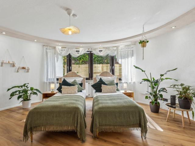 hochwertig möblierte Wohnung