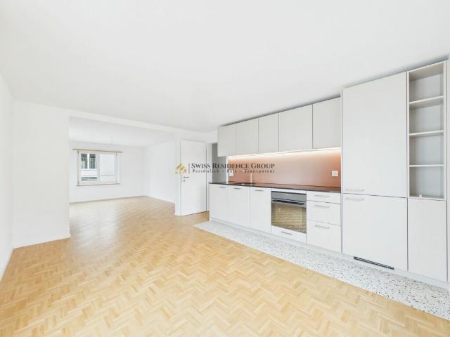 Erstbezug: Hochwertig renovierte 3.5 Zimmerwohnung mit traumhafter Dachterrasse