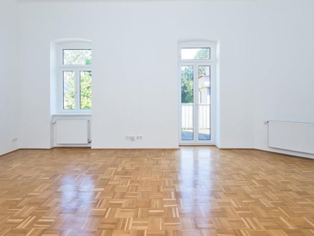 Hochwertig sanierte Wohnung in unsaniertem Altbau