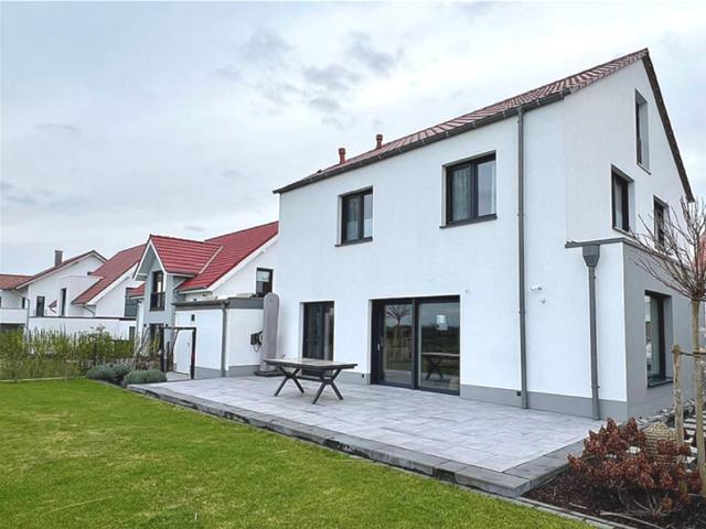 Hochwertig und energiesparend! Neuwertiges EFH im Soester Norden!