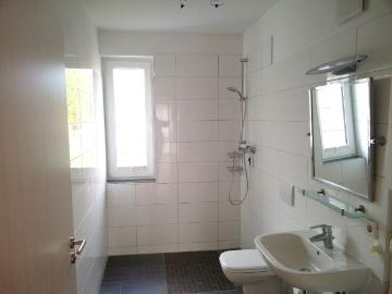 Altersgerecht - barrierefrei / on sale 3-Raum-Wohnung mit Fahrstuhl, Balkon und ebenerdiger Dusche