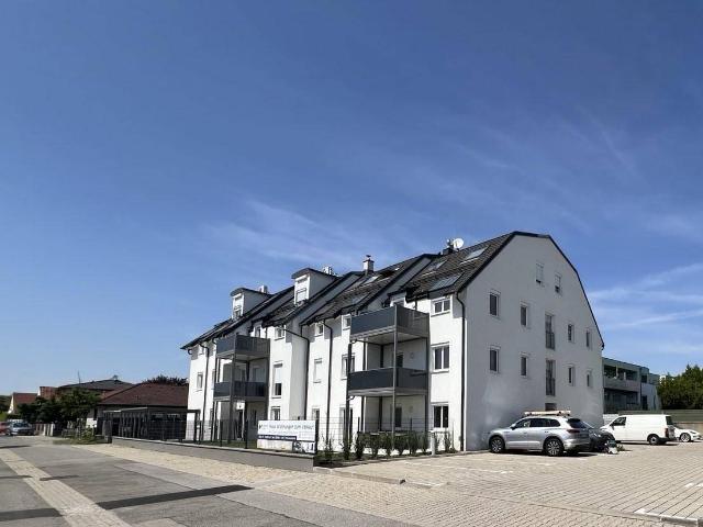 Hochwertige 3 Zimmer Wohnung mit BALKON inkl. KFZ Stellplatz