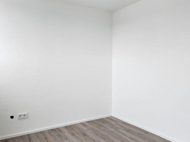 Hochwertige 3 Zimmer Maisonette Wohnung mit zwei Bädern, EBK
