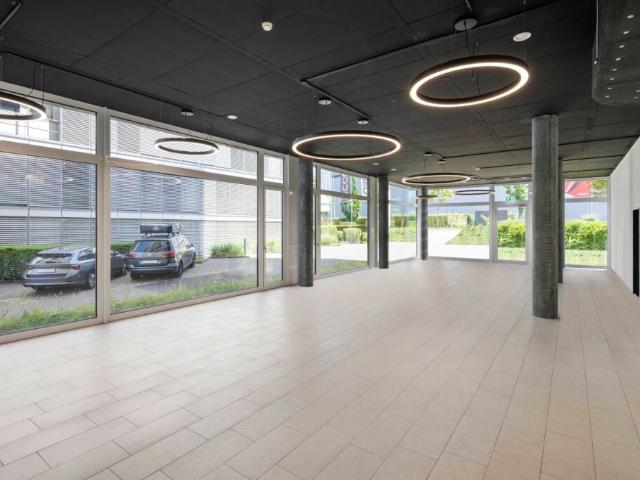 Hochwertige Büro /Praxisfläche mit Top Anbindung Spreitenbach