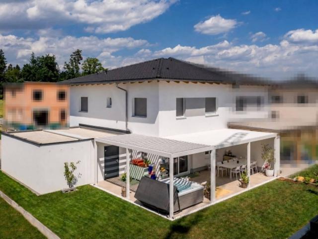 Hochwertige Doppelhaushälfte mit durchdachtem Wohnkonzept in Hagenberg