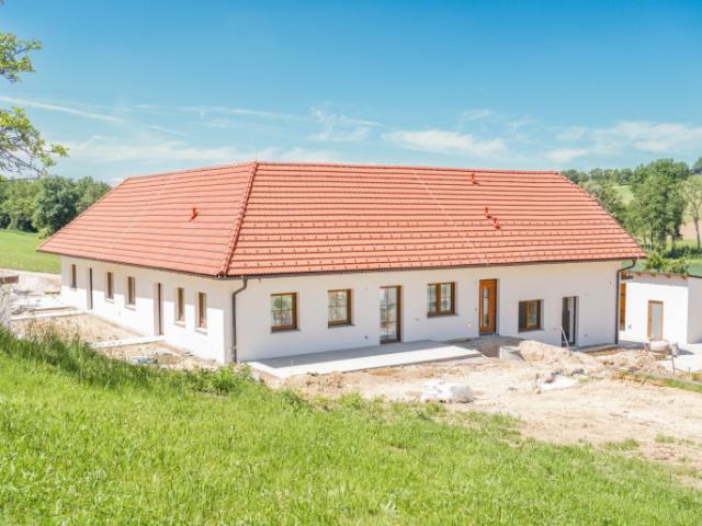 Hochwertige Neubauwohnung mit Eigengarten und Carpot, wohnen in absoluter Ruhe und Grünlage