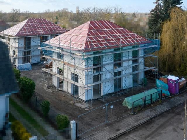 Hochwertige Neubau Stadtvilla in ruhiger und naturnaher Lage