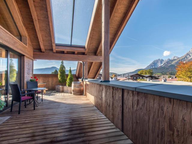 Hochwertige Penthousewohnung mit Panoramaterrasse 02669