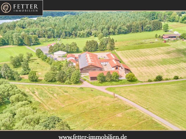 Hochwertige Reitanlage mit ca. 800qm vermietbarer Wohnfläche in See Nähe!