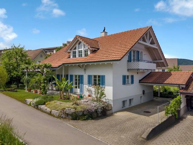 Hochwertiges 6.5 Zimmer Einfamilienhaus an erhöhter ruhiger Wohnlage!