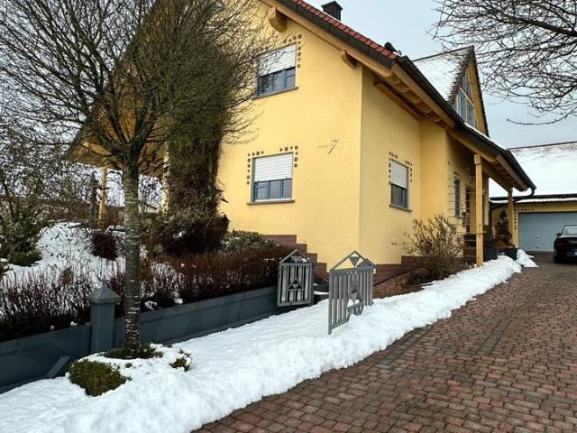 Hochwertiges Einfamilienhaus mit Pool, Traumgarten & viel Platz