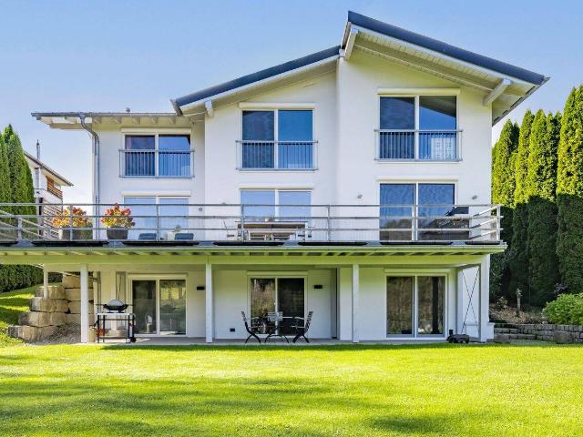 Hochwertiges Einfamilienhaus in Traumlage zwischen Landschaftsschutzgebiet und See