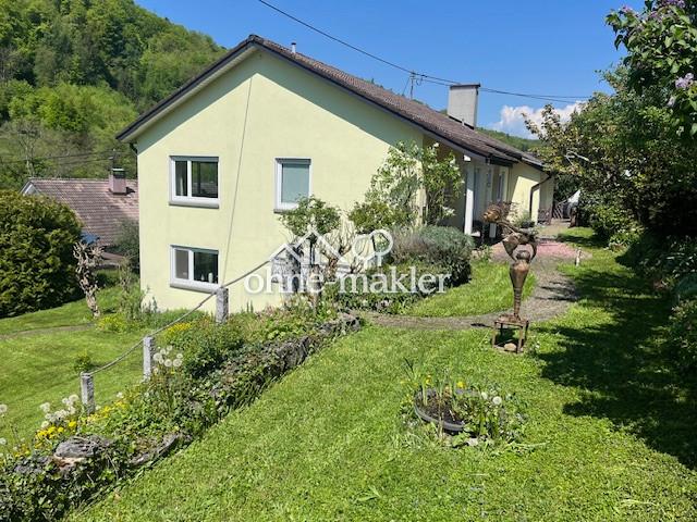Hochwertiges freistehendes Einfamilienhaus mit großem Grundstück in Top Lage