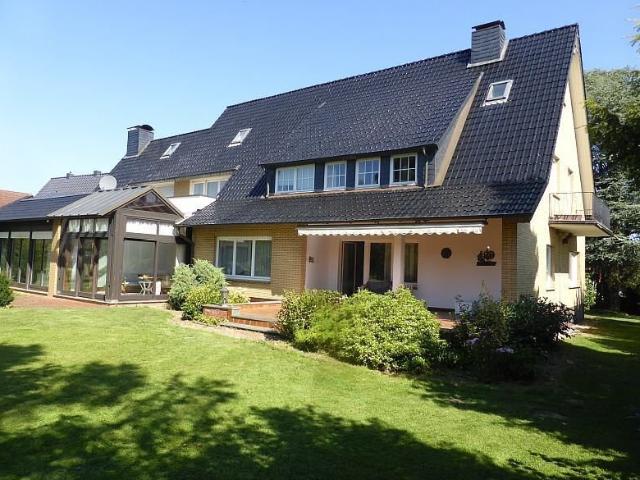 Hochwertiges Haus mit tollem Grundstück in Hille