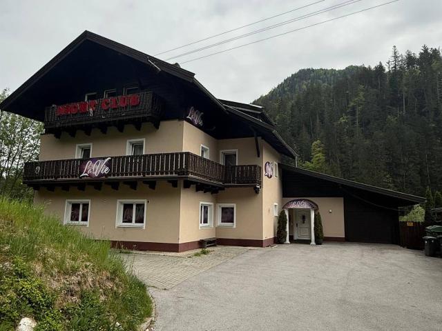 Hochwertiges Haus mit vielseitigem Nutzungspotenzial in Lofer zu verkaufen und/oder zu vermieten