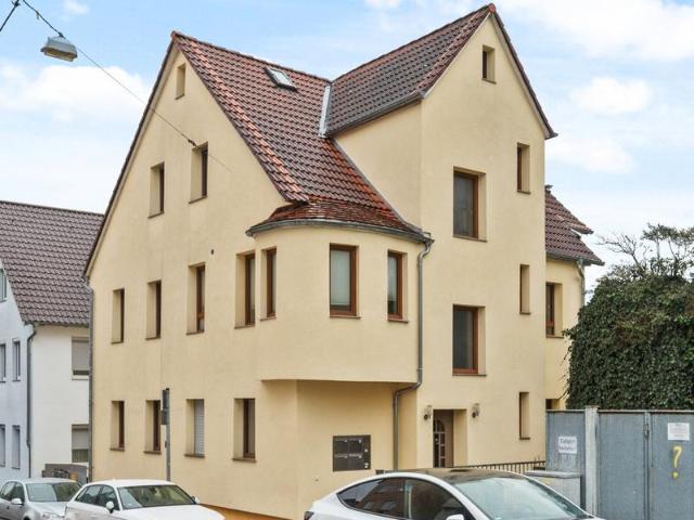 Hochwertiges Stadthaus mit Sonnen Balkon und 5,4% Rendite