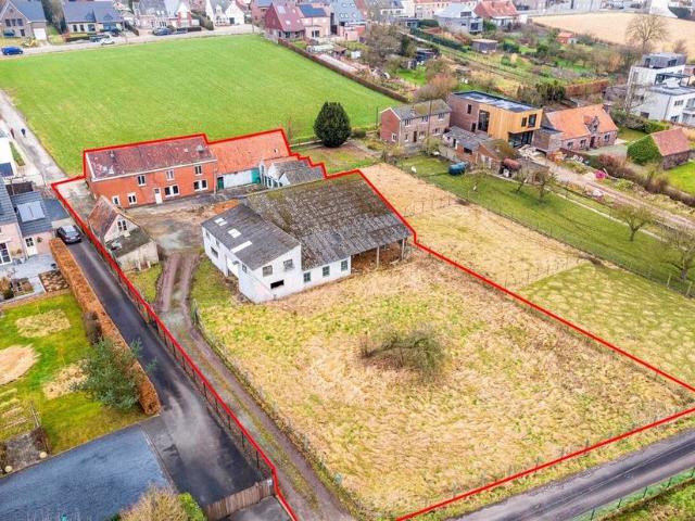 Hoeve te koop voor 350000 euro met 3 slaapkamers
