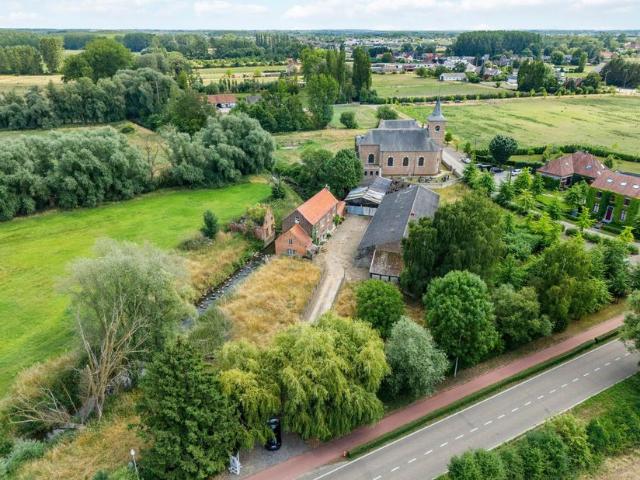 Hoeve te koop voor 459000 euro met 3 slaapkamers