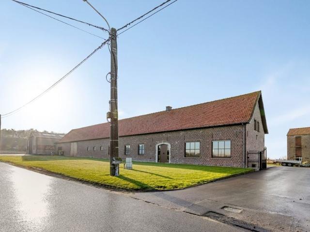 Hoeve te koop voor 525000 euro met 4 slaapkamers