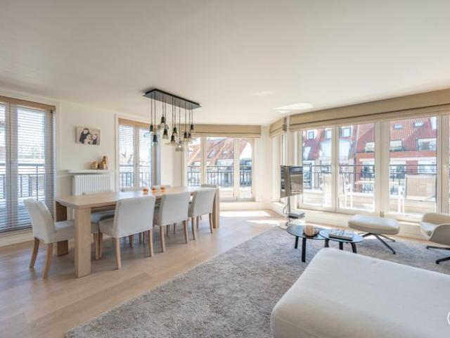 Hoekappartement met zonneterras over de volledige gevelbree