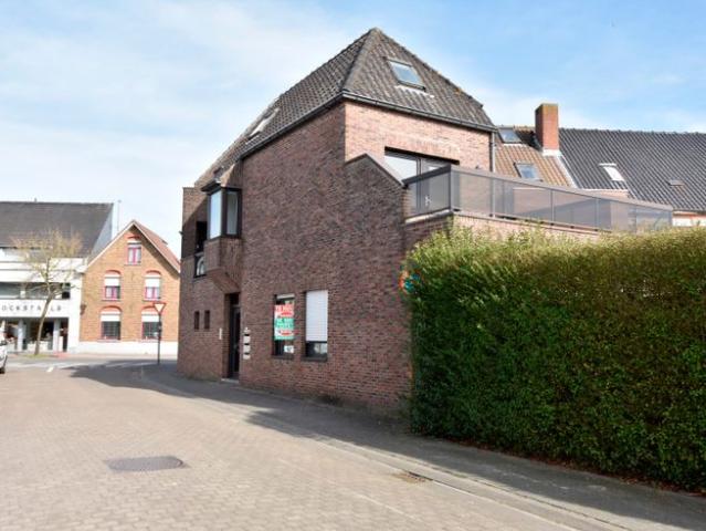 Hoekappartement met 2 mooie terrassen en garagebox