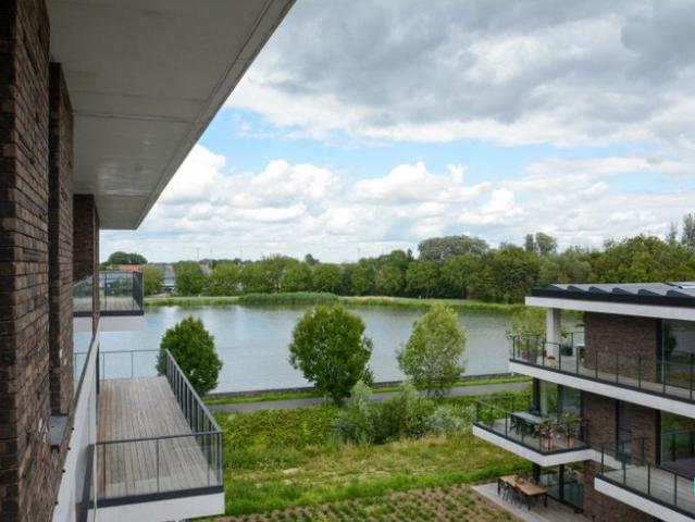 Hoekappartement met 2 slaapkamers en ruim terras